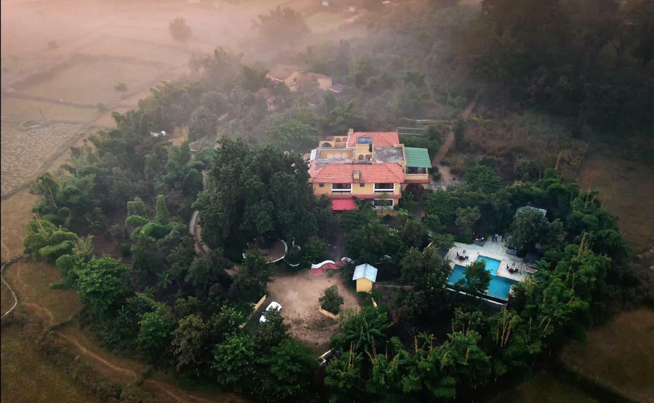 Courtyard House Hotel Kanha Luaran gambar