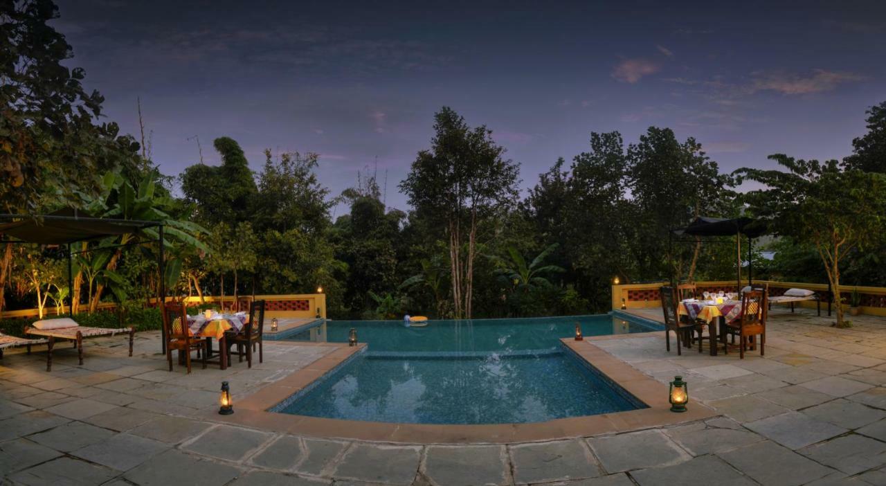 Courtyard House Hotel Kanha Luaran gambar